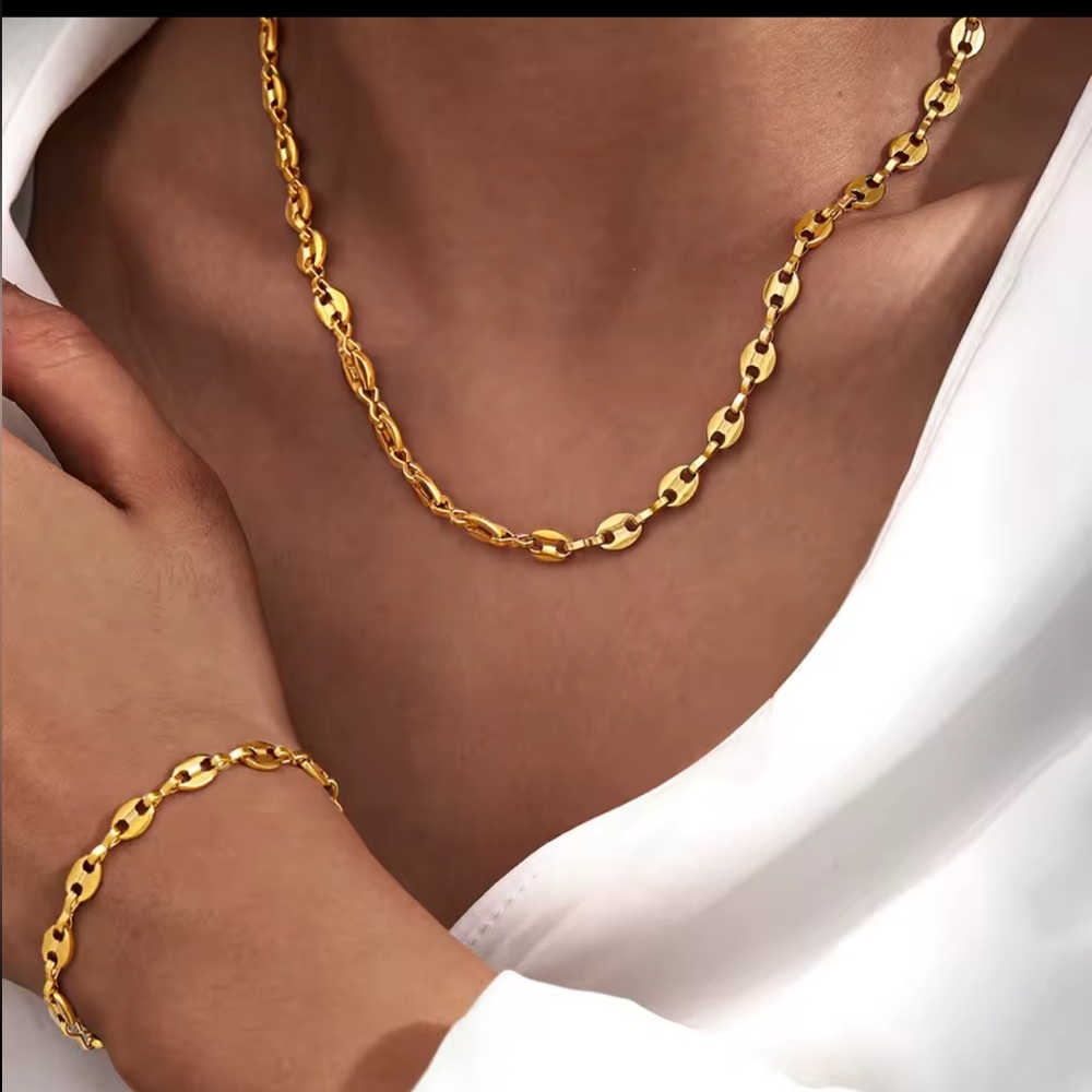 Stainless steel Gold Chain Necklace and Bracelet Set